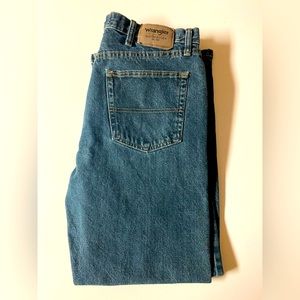 NEW! Men’s Wrangler Authentic Straight Leg Jeans
